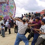 Giant Kites (photos: Smith & Riegel/atitlan.net)