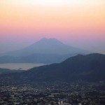 Volcán San Vicente y Lago Ilopango —Lena Johannessen