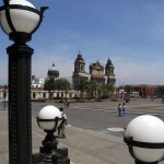 Un día soleado en Guatemala (Parque Central) —Pedro Samayoa Valdez