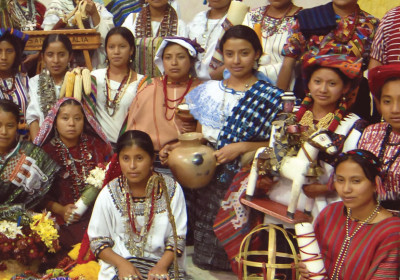 Contestants from the 2010 Rabin Ajau pageant in Cobán. (photo: Thor Janson)