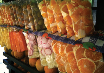 Fresh fruit stand (photo by Rudy A. Girón, courtesy of AntiguaDailyPhoto.com)