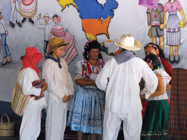 Dance group dressed in Ch’orti’ traje (photo: Hugo Peña Montes Ramirez)