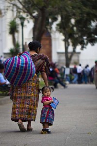 Posición/Position: 1er lugar / 1st place Premio: Cena para dos en el restaurante La Peña de Sol Latino / Dinner for two at La Peña de Sol Tema/theme: Madre / Mother Título/title: “Vamos M’ija” Lugar/place: La Antigua Guatemala Autor/author: Javier Alvarez Vassaux Web: www.flickr.com/21359405@N04/ Posición/Position: 1er lugar / 1st place Premio: Cena para dos en el restaurante La Peña de Sol Latino / Dinner for two at La Peña de Sol Tema/theme: Madre / Mother Título/title: “Vamos M’ija” Lugar/place: La Antigua Guatemala Autor/author: Javier Alvarez Vassaux Web: www.flickr.com/21359405@N04/