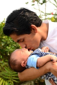 Posición/Position: 2do lugar / 2nd place Premio: Q300 Tema/theme: Padre / Father Título/title: Primogénito / First-born Lugar/place: Retalhuleu Autor/author: Alberto Bolaños Web: http://alberto-fotografiaguatemala.blogspot.com/ Posición/Position: 2do lugar / 2nd place Premio: Q300 Tema/theme: Padre / Father Título/title: Primogénito / First-born Lugar/place: Retalhuleu Autor/author: Alberto Bolaños Web: http://alberto-fotografiaguatemala.blogspot.com/