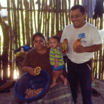 Lanquín family with a day’s harvest (photo by Thor Janson)