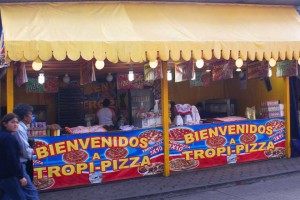 Posición/Position: Mención honorífica / Honorable mention Tema/theme: Ferias de Guatemala / Guatemalan Town Fairs Título/title: Siempre Pizza / Always pizzaa Lugar/place: San Andres Itzapa Autor/author: Priscila Del Cid Web: www.dcphotographystore.com Posición/Position: Mención honorífica / Honorable mention Tema/theme: Ferias de Guatemala / Guatemalan Town Fairs Título/title: Siempre Pizza / Always pizzaa Lugar/place: San Andres Itzapa Autor/author: Priscila Del Cid Web: www.dcphotographystore.com