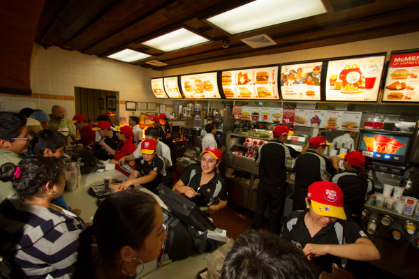 McDía Feliz por los Niños en La Antigua Guatemala by Nelo Mijangos