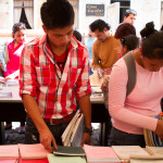 Entrega de libros por CFCE en La Antigua Guatemala, photo by Nelo Mijangos