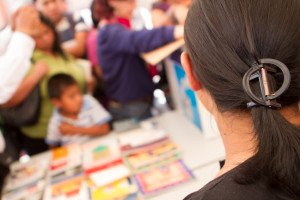 Entrega de libros por CFCE en La Antigua Guatemala, photo by Nelo Mijangos