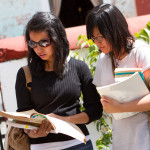 Entrega de libros por CFCE en La Antigua Guatemala, photo by Nelo Mijangos