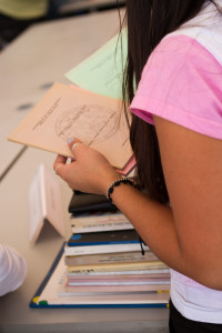 Entrega de libros por CFCE en La Antigua Guatemala, photo by Nelo Mijangos