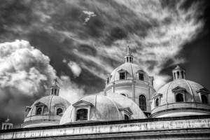 Posición/Position: 2do lugar / 2nd place Premio/Prize: Porta lapiceros de Jades Xibalbá Tema/theme: Iglesias de Guatemala / Churches in Guatemala Título/title: Majestuoso Lugar/place: Catedral, Quetzaltenango Autor/author: Rodrigo Vela Web: www.rodrigovela.com