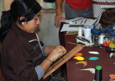 Artisan group Arco Iris gets the community of Sololá involved in the world of crafts
