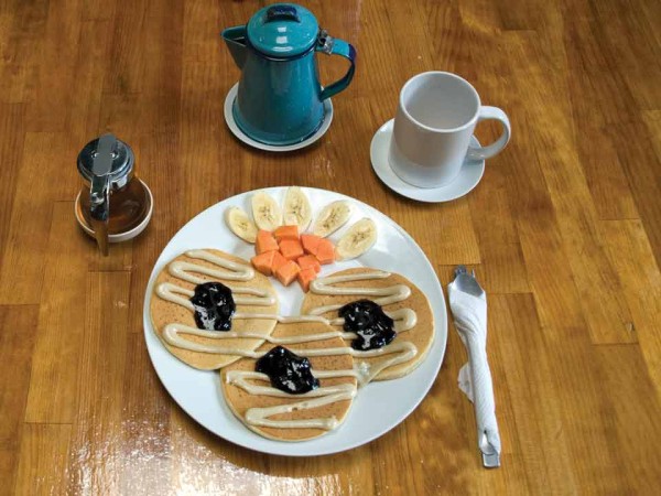 Macadamia pancakes with macadamia butter and fresh blueberry jam