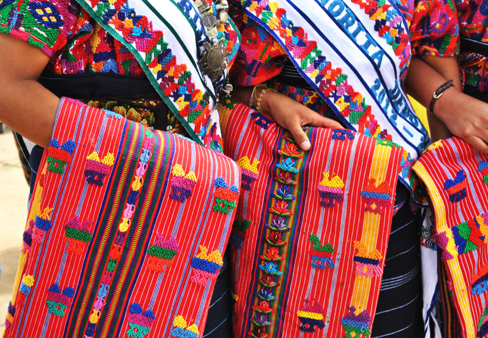 “Detalles y colores de Guatemala” by Ericka Argueta Prize: Q200. 