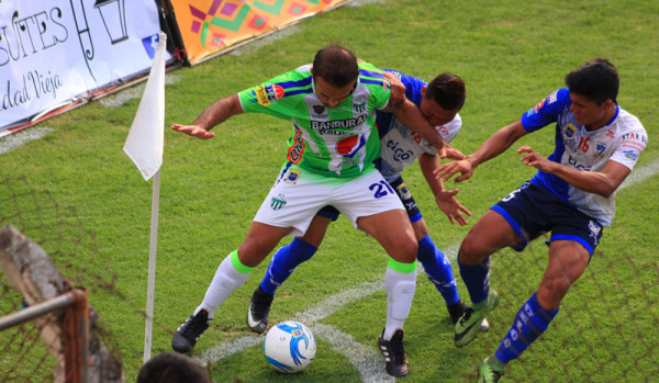 3 футбольная лига. Антигуа-Гуатемала (футбольный клуб). Футбольные Лиги Мексики. Спортсмен Гватемале. Гватемала футбол.