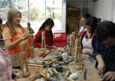 Workshop Sculpting a Religious Image Colonial Style