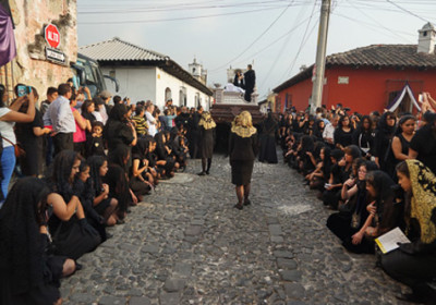 Women Hermandades Escuela de Cristo