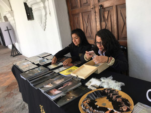 Women Hermandades Escuela de Cristo